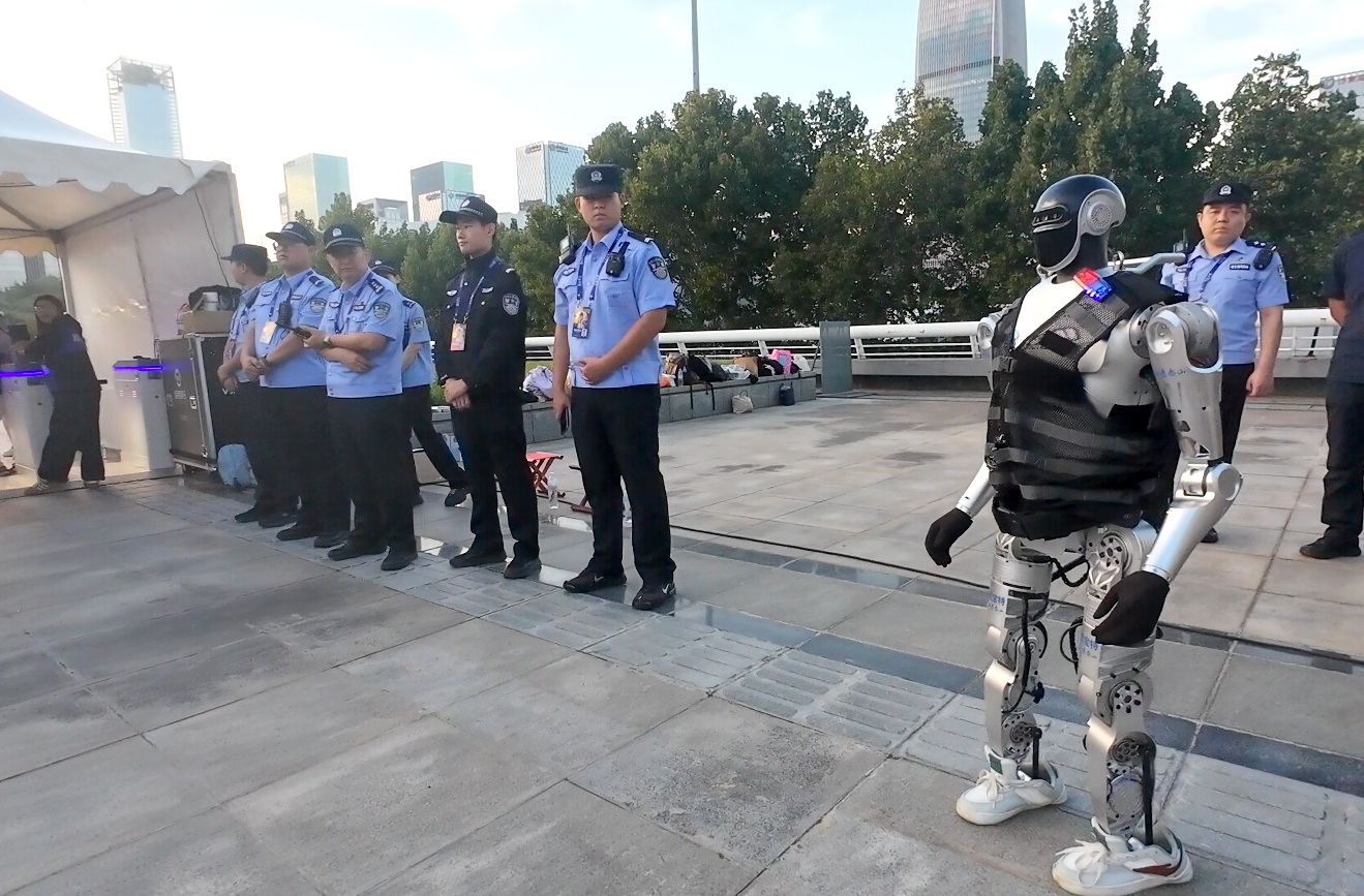 優(yōu)寶特機(jī)器人AI“新警員”協(xié)助濟(jì)南公安圓滿完成周杰倫演唱會(huì)安保任務(wù)
